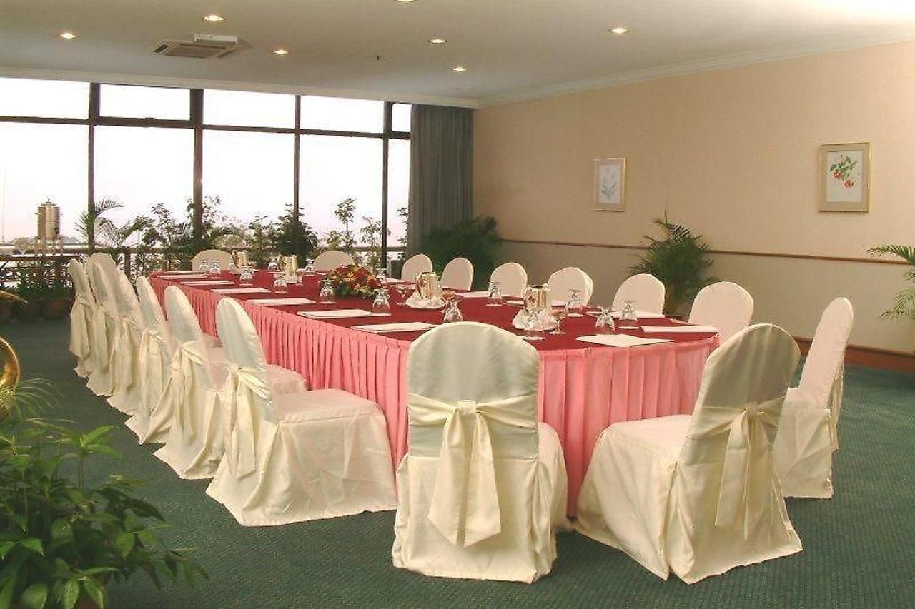 M Social Resort Penang Tanjung Bungah  Buitenkant foto